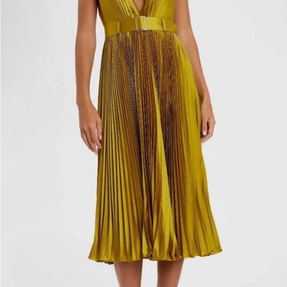 Mac Duggal Pleated V-Neck Midi Dress in Olive Yellow